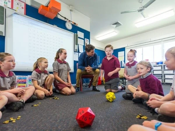 Quali materie occupa la carriera di insegnante di scuola materna?